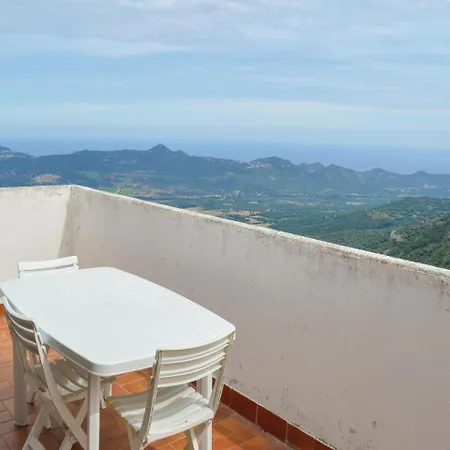 Six Bedroom Holiday In Speluncato Holiday home *