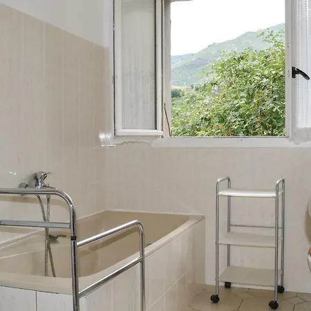 Six Bedroom Holiday In Speluncato Speloncato (Corsica)