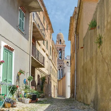 Casa vacanze Six Bedroom Holiday In Speluncato