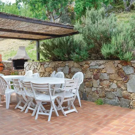 Six Bedroom Holiday In Speluncato Casa vacanze Speloncato (Corsica)